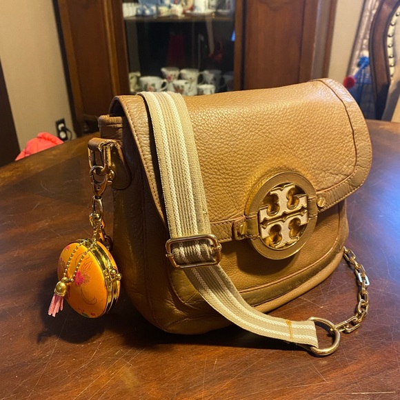 Vintage Tory Burch Leather Crossbody w/ extra strap! Cleaned & Refreshed! - Picture 13 of 13